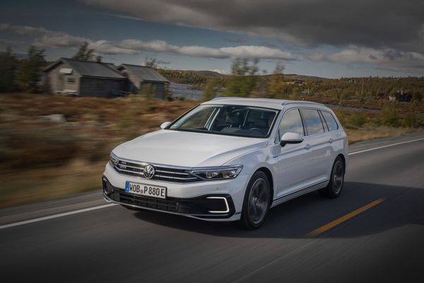 Volkswagen Passat GTE (B8) GTE Plug-in Hybrid DSG – Onko facelift-malli käytettynä järkivalinta?