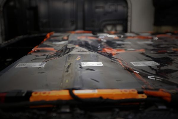 Renault Zoe hylättiin katsastuksessa pelkän akkukotelon naarmun takia – järkeä vai turhaa byrokratiaa?