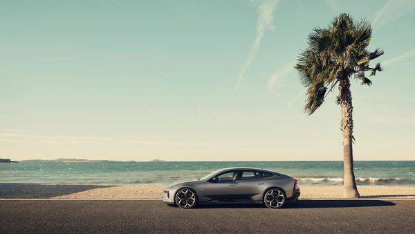 Polestar 5 Grand Tourer: Skandinaavinen super-GT tuo Precept-vision tuotantoon