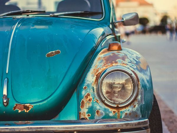 Vanhan auton ylläpito ja korjaus vai uuden ostaminen – faktoihin perustuva vertailu