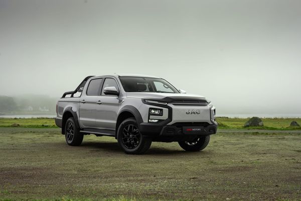 JAC T9 EV 4x4 – Uusi sähköinen lava-auto Kiinasta