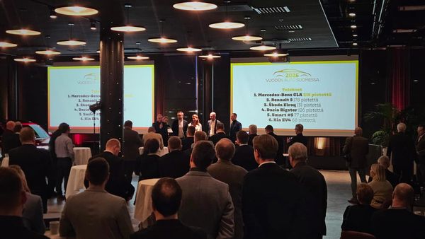 Murskavoitto: Mercedes-Benz CLA on Vuoden Auto Suomessa 2026