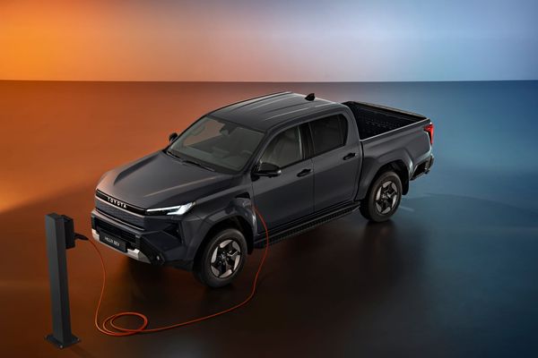 Sähköinen legenda saapuu: Toyota Hilux Electricin hinnat on julkistettu – kovaan työhön ilman lähipäästöjä