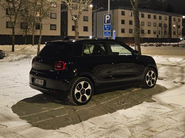 Viihdyttäviä kokemuksia koeajosta: JAC E30X ja todellinen kantama pikkupakkasessa