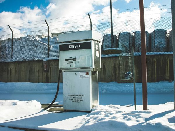 Vanha diesel-Mersu ja uusiutuva polttoaine: Ekotehokkuutta ilman uuden auton hiilivelkaa