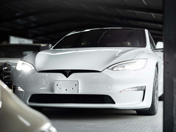 Puhdas CarVertical – Likainen Totuus: Kuluttajan haasteet käytetyn sähköauton kaupassa