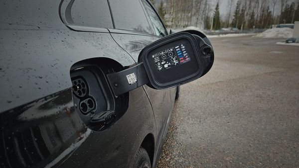 Sähköautojen hintasota 2026 – miksi uudet mallit ovat nyt halvempia kuin koskaan suomalaiselle autoilijalle?