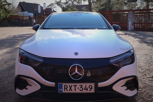Mercedes-Benzin akkusertifikaatti – tärkeä tiedonanto käytetyn sähkö-Mersun ostajalle