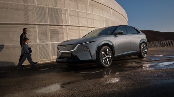 Uutuus: Täyssähköinen Mazda CX-6e sai suomalaiset hinnat – Haastaa luokkansa alle 48 000 euron aloitushinnalla