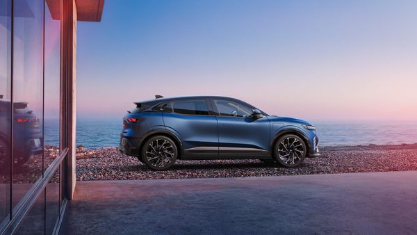 Renault Megane E-Tech electric uudistuu – uutta akkuteknologiaa ja ripaus Alpinen henkeä
