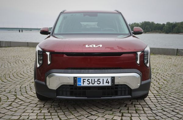 Kia EV2 – pikkusähköauto, joka haastaa isot tilaväitteillä ja pienellä akulla