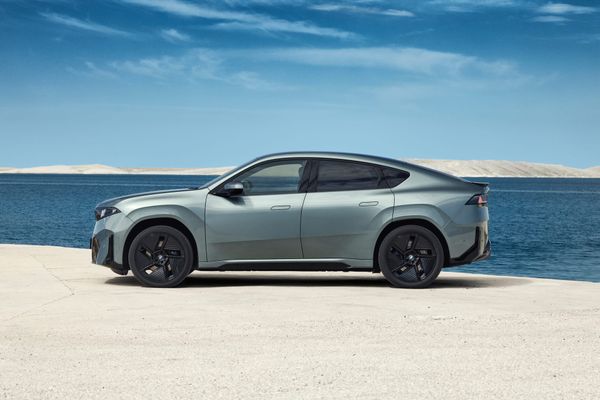BMW laajentaa Neue Klasse -mallistoaan – täyssähköinen iX4 tuo jopa 828 kilometrin toimintamatkan