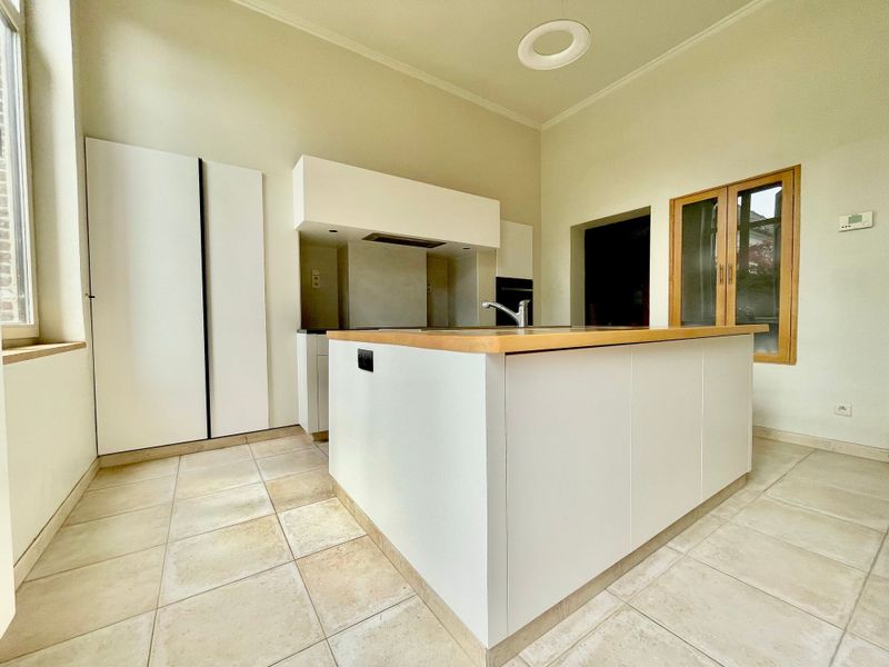 De bestaande keuken in Zevergem werd gerenoveerd.