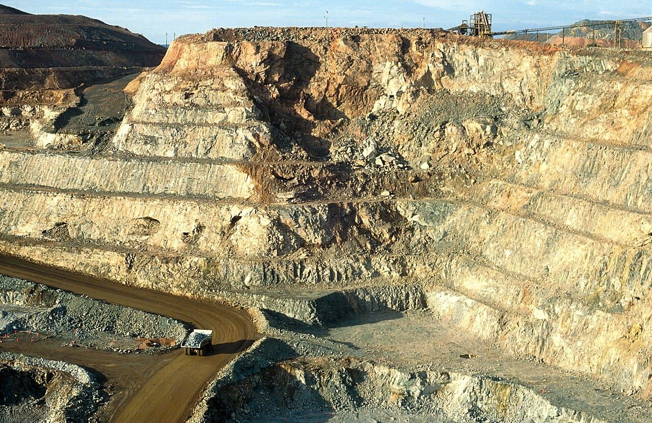 A Battery Company Just Became an Oil and Gas Explorer