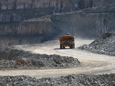 Lodestar Metals Reports 6.07 g/t Gold Over 16.8 Metres in First Gold Run Holes
