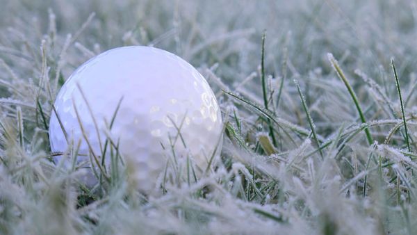 9 Tips On What To Wear Golfing When It’s Cold Outside