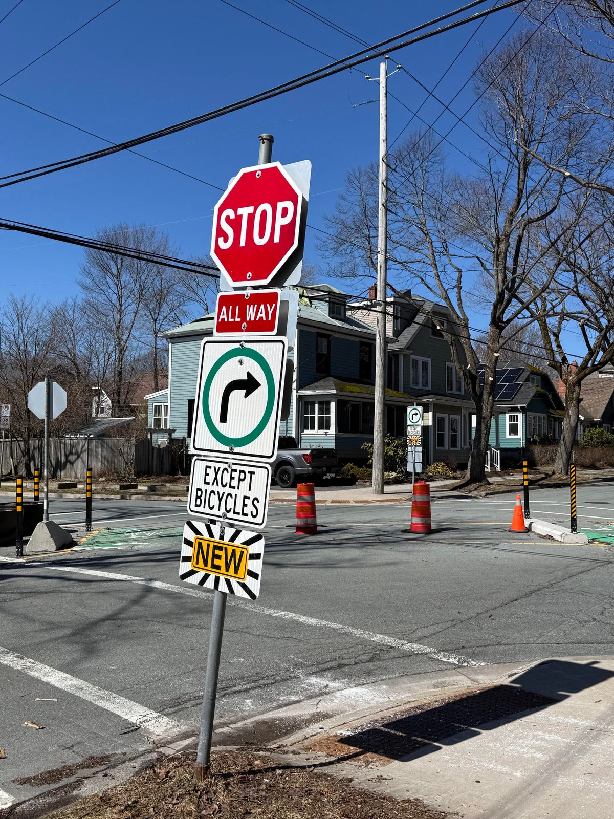 Allan St diverter divides community