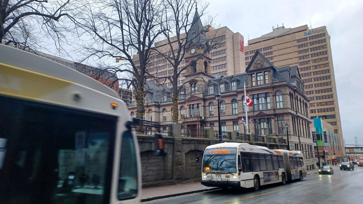 Halifax Transit embarrasses city, again