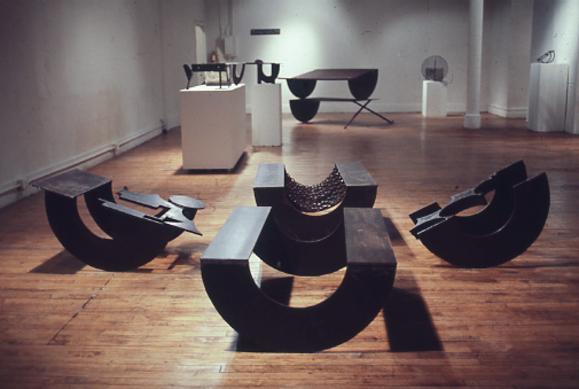 Melvin Edwards, Who Sculpted a New Vocabulary for Political Art, Dies at 88