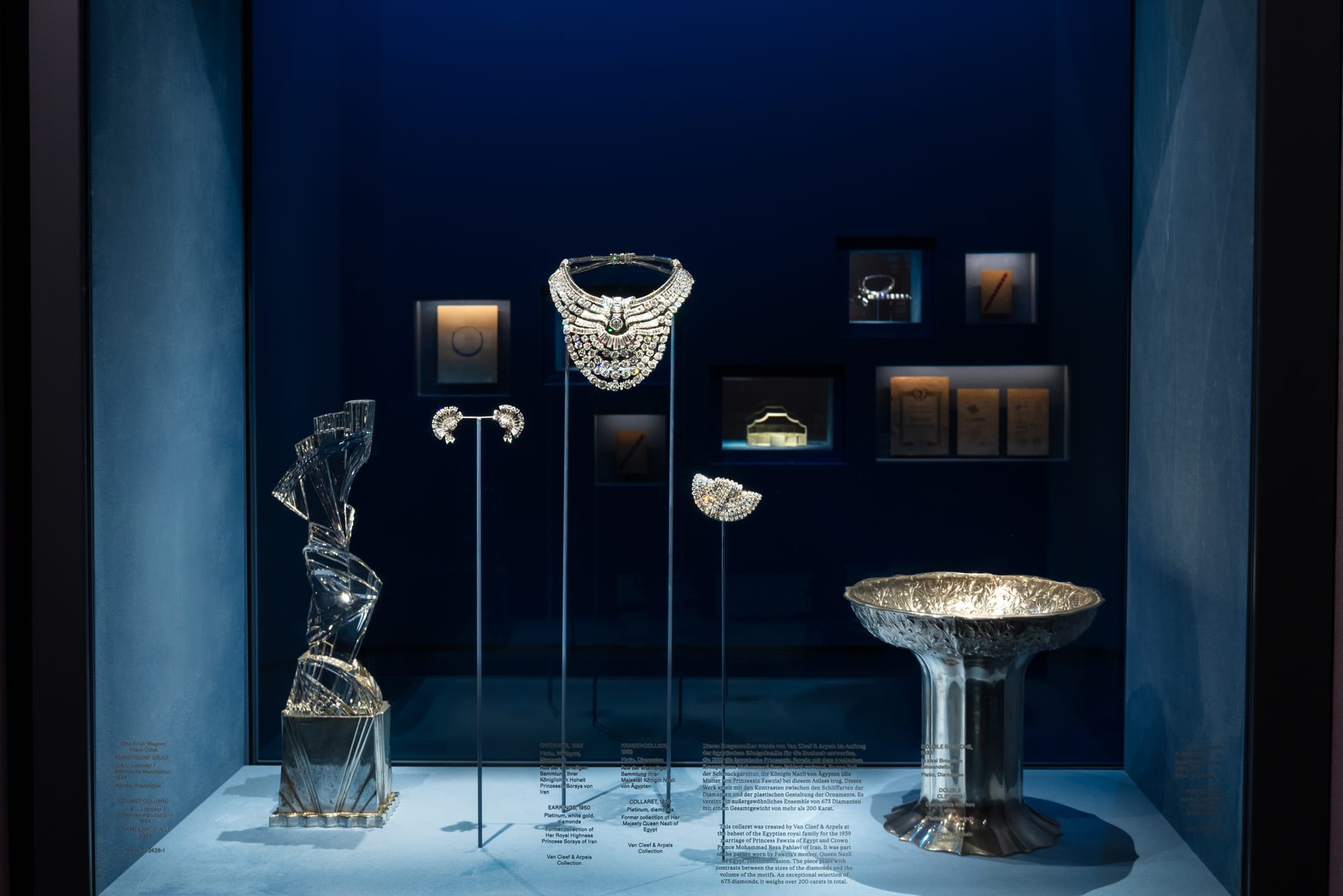 Thieves Snatch $4.6M Diamond Necklace From Viennese Museum