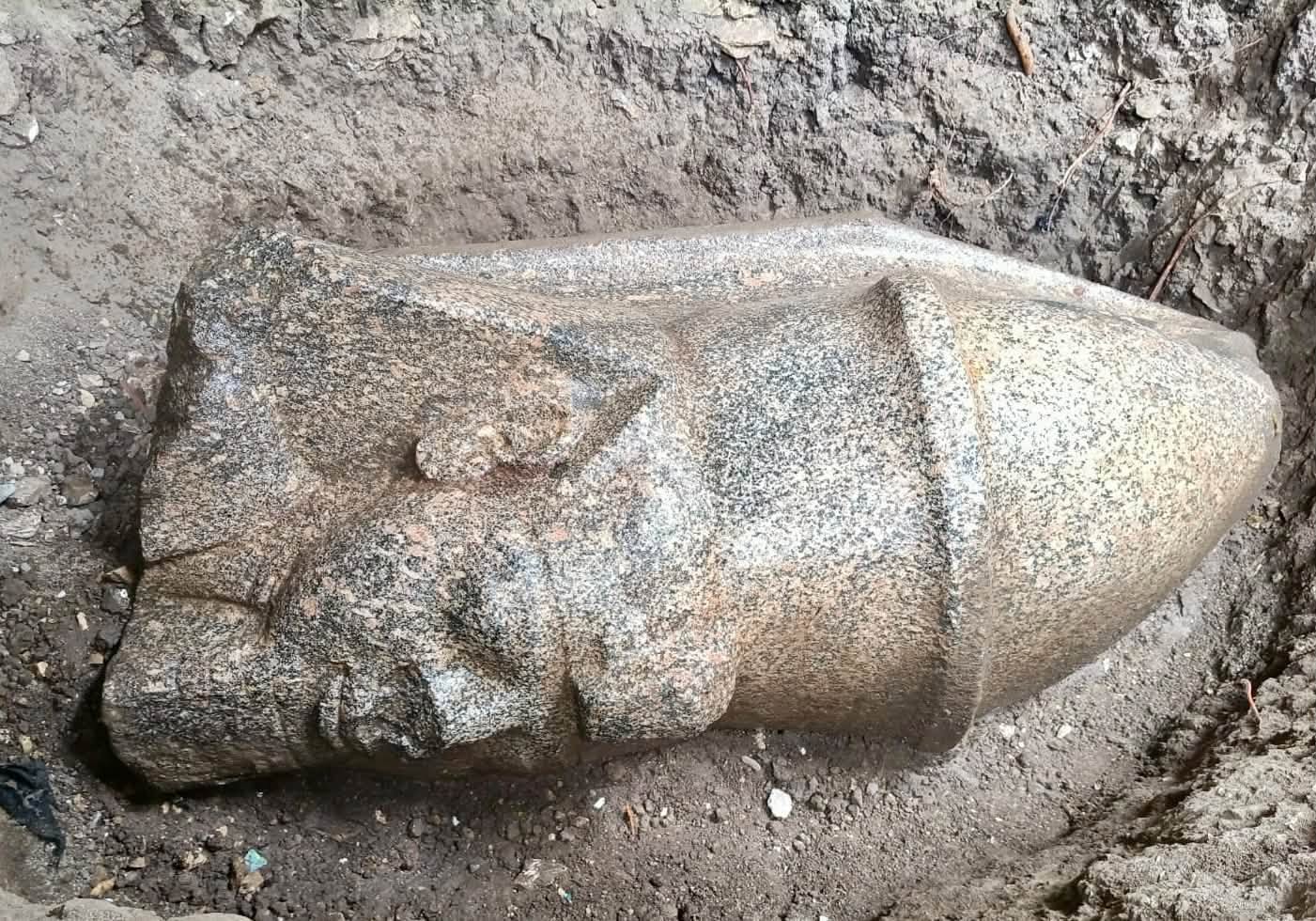 اكتشاف تماثيل عملاقة لفرعون رمسيس الثاني في مصر