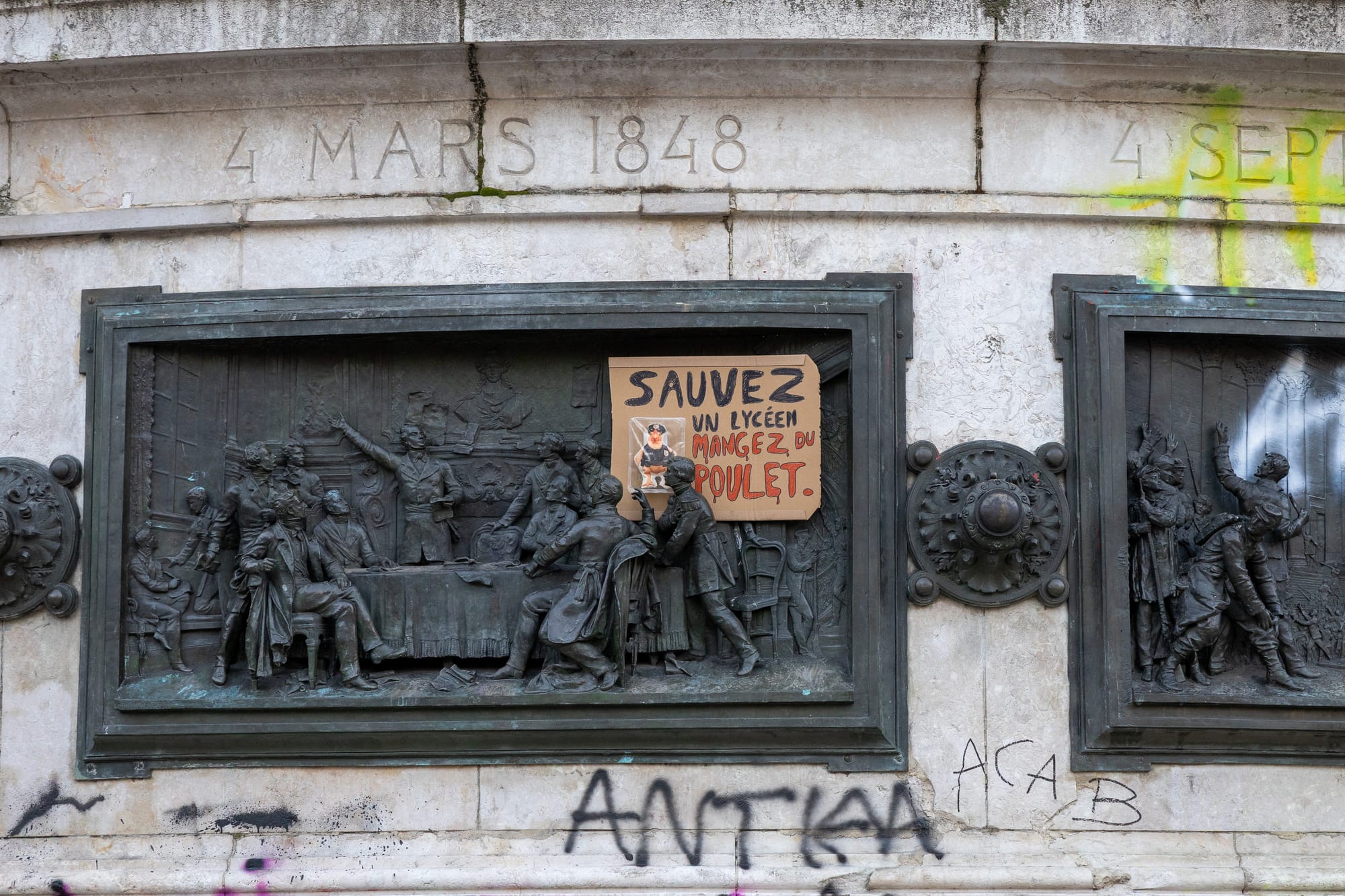 The French Student Protesters Subverting Monuments Like It's May 68