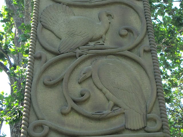Detail of birds on Audubon's grave