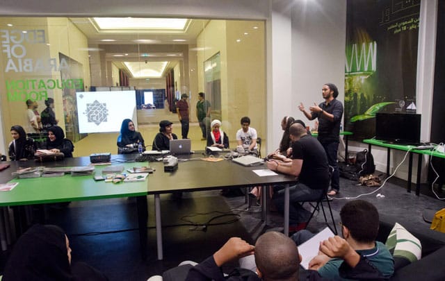 A Casual Art Talk hosted in the Edge of Arabia education room