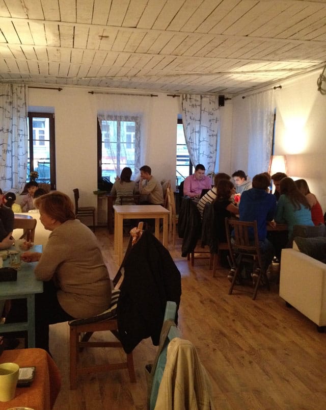 The large room at Tsiferblat