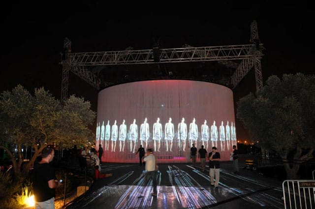 Ron Arad, "720 Degrees"