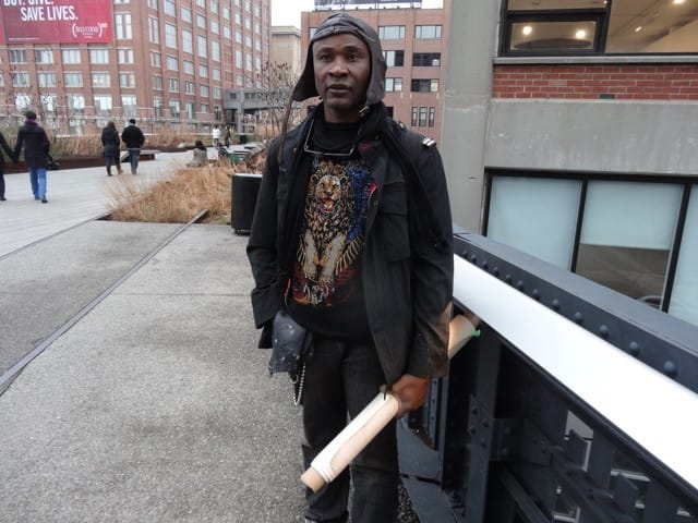 Art vendor Iddi Amadu on the High Line (photo courtesy Geoffrey Croft/NYC Park Advocates)