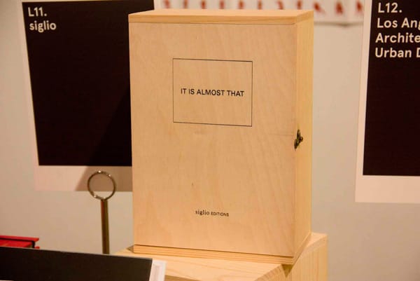 130203 la art book fair019