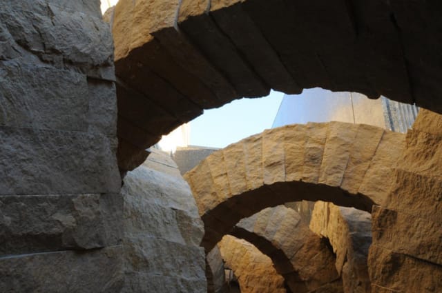Andy Goldsworthy, "Stone Sea" (2012), site-specific stone installation at the Saint Louis Art Museum (Courtesy Galerie Lelong)