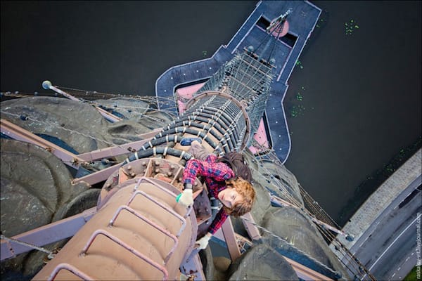 Skywalking photo by Alexander Remnevsky (Image via architizer.com)