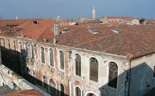 The Sale d’Armi Arsenale area of the Venice Biennale (Image viatheartnewspaper.com)