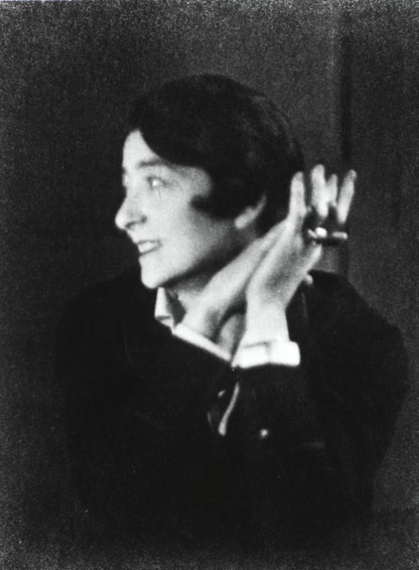 Portrait of Eileen Gray (courtesy Centre Pompidou)