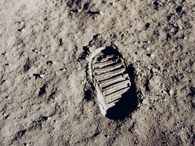 Buzz Aldrin's footprint on the moon (via NASA)