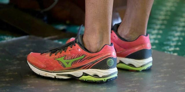 Wendy Davis's pink sneakers (via dailydot.com)
