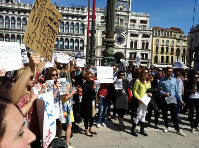 A view of the #OccupyGezi solidarity protest in San Marco's Square in Venice. (image courtesy Defne Ayas)