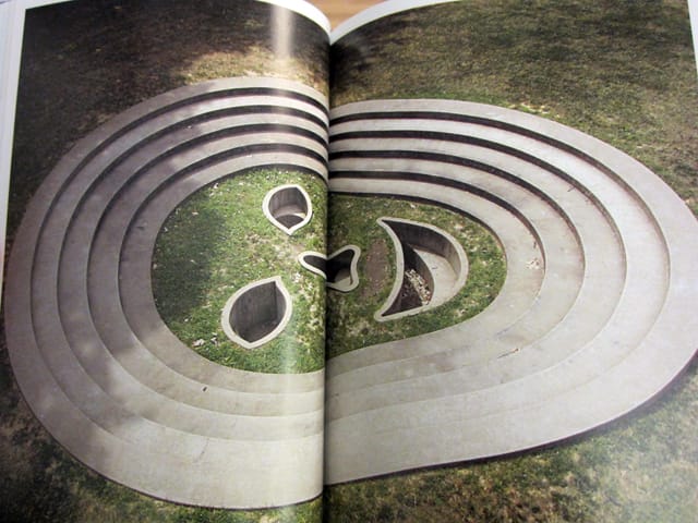 Vito Acconci, "Face of the Earth III" (1988) in Laumeier Sculpture Park in St. Louis, pictured in "Art Parks" (photograph by the author)