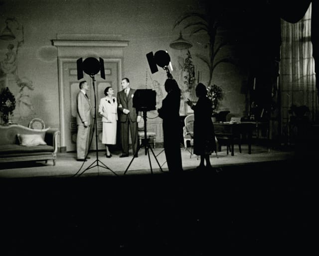 Florence Vandamm directing the light and cameras to document The Constant Wife, 1951, with John Emery, Katherine Cornell and Brian Aherne. Credit: The New York Public Library for the Performing Arts, Vandamm Theatrical Photograph Collection, Billy Rose Theatre Division