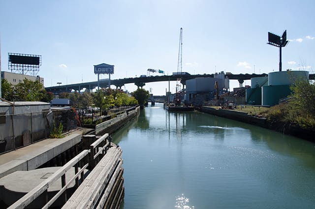 The Gowanus Canal (all photographs by the author for Hyperallergic)