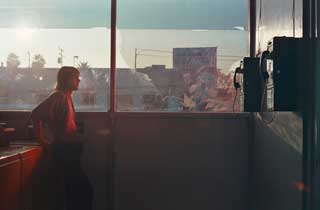 Philip-Lorca diCorcia, “Mike Miller, 24 years old, Allentown, Pennsylvania, $25″ (1990–92), chromogenic print, framed: 31 3/4 x 44 1/4 x 1 5/8 in (courtesy David Zwirner) (click to enlarge)