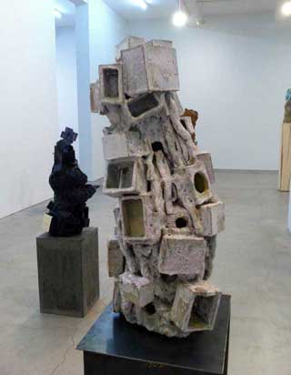 Arlene Shechet, "Stories" (2013), glazed ceramic, steel base, ceramic: 38.5 x 18 x 15 in, overall: 71.75 x 20 x 18 in (click to enlarge)