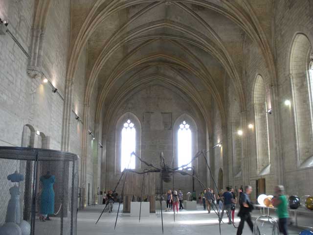 Installation view, "Les Papesses" at the Palais des Papes