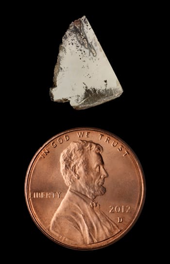 A small piece of a "cursed" meteorite known as the Elbogen Meteorite (© The Field Museum)