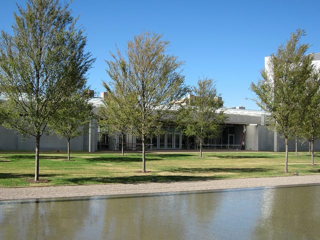 Renzo Piano Building at the Kimbell