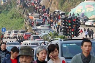 Yangren Jie’s “14 traffic lights” installation (photo by Michael Evans, via Shanghaiist)