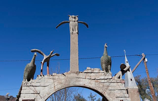 Bird sculptures at the Owl House (photograph by Kim Stevens, via Wikimedia)