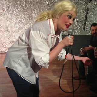 Ann Liv Young condescending to the audience at her July ?? performance at ?? (photo by the author for Hyperallergic)